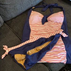 Women’s tankini swimsuit